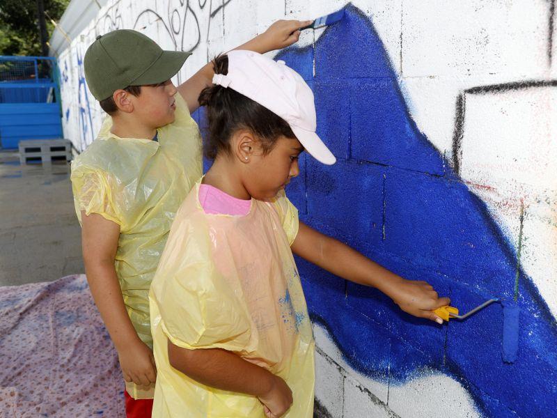 Mural refugio cambados niños aniversario concello