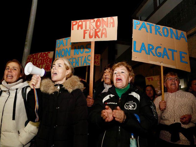 Manifestacion dimision patrona mayor de o grove