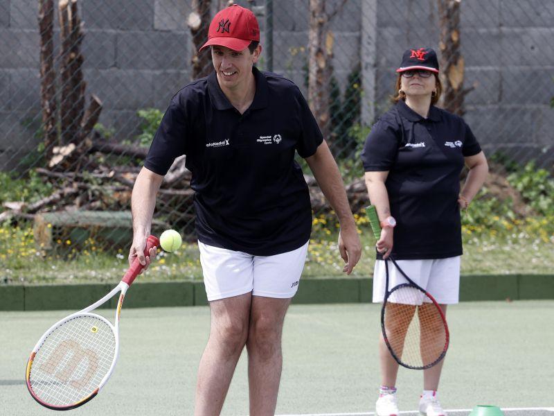 Tenis (2)