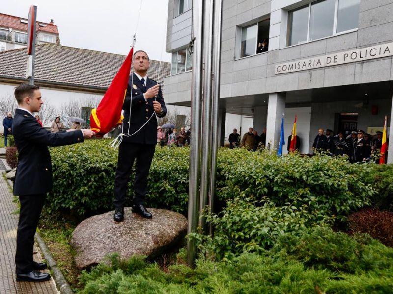 Izado de bandera policu00eda nacional vilagarcu00eda