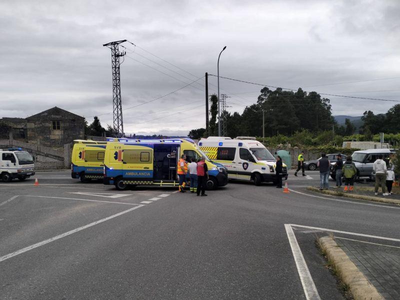 Ambulancias accidente cambados