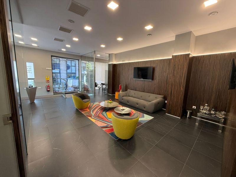 Las instalaciones de Medical Hair Vigo combinan tecnologiu0301a avanzada y atenciou0301n profesional para restaurar la confianza de sus pacientes.