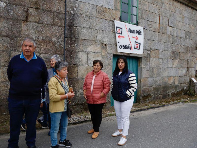 Pancarta andras sobran rua nova vilanova vilagarcia limites