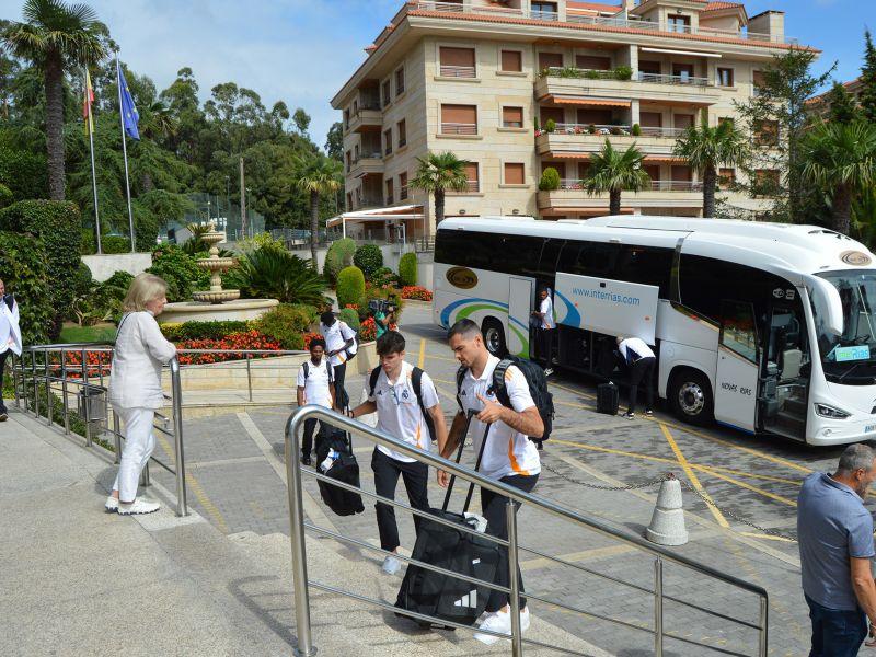 LLegada Real Madrid Hotel Carlos I Silgar