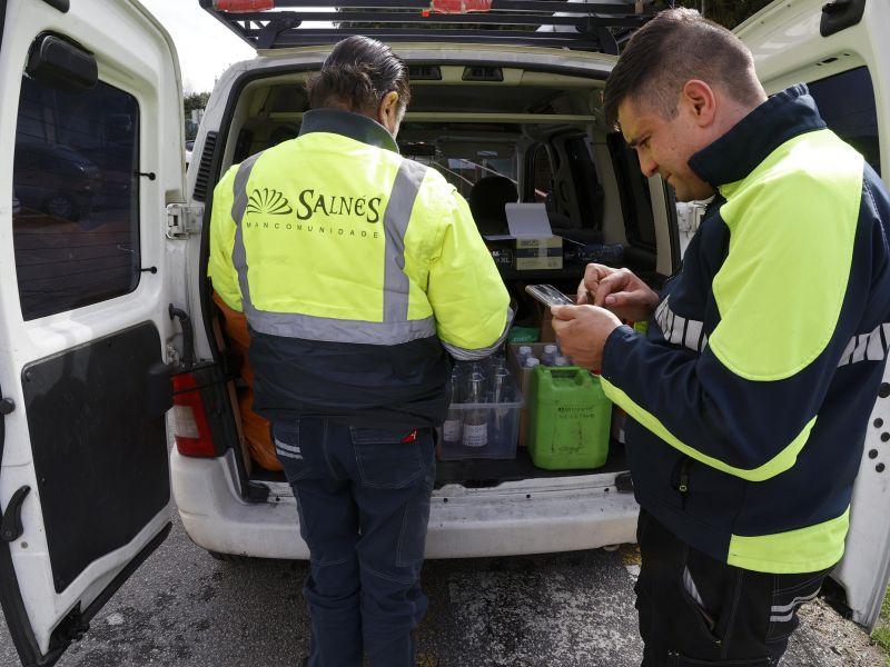 Operarios servicio velutina o salnés mancomunidade