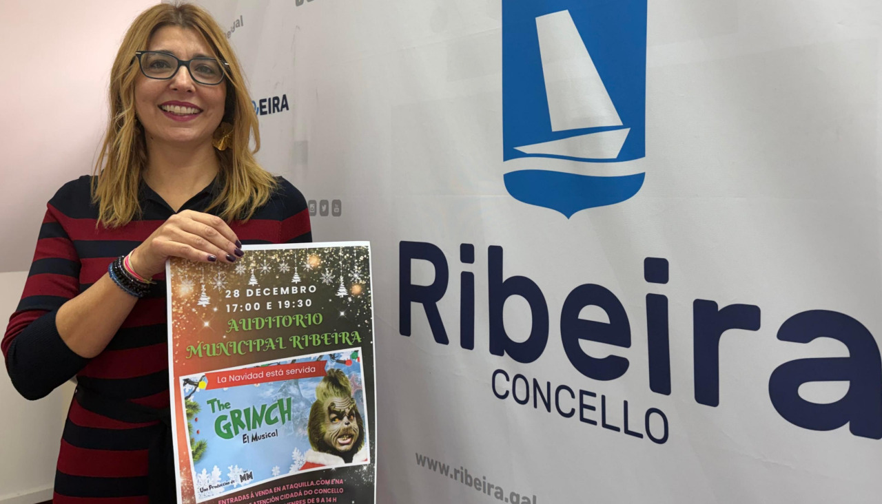 La concejala de Cultura, Ana Barreiro, presentó el cartel del musical Èl Grinch', que4 recalará en Ribeira con dos pases el 28 de diciembre