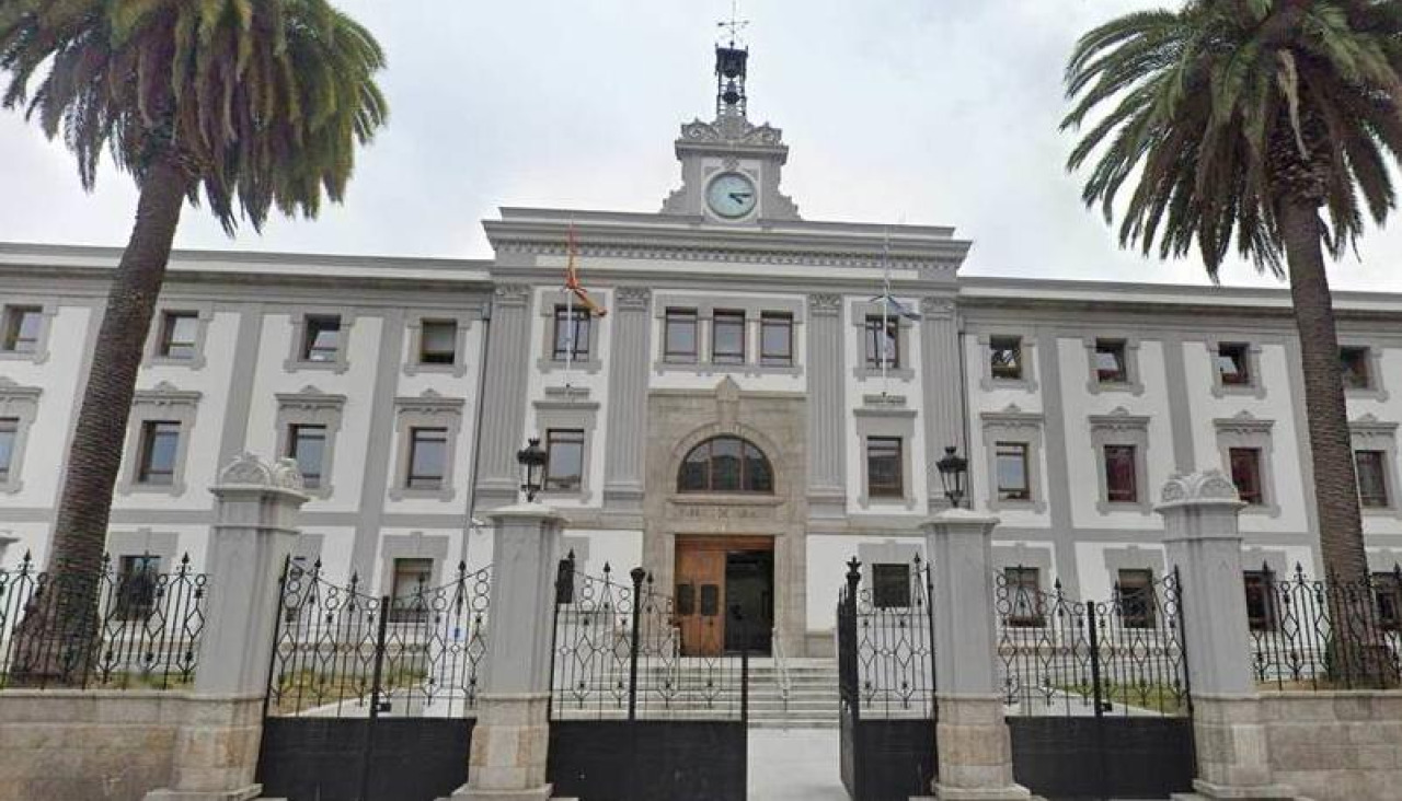 El juicio oral, para el que la Fiscalía solicitó su celebración a puerta cerrada, fue señalado para este lunes en la sección primera de la Audiencia Provincial de A Coruña