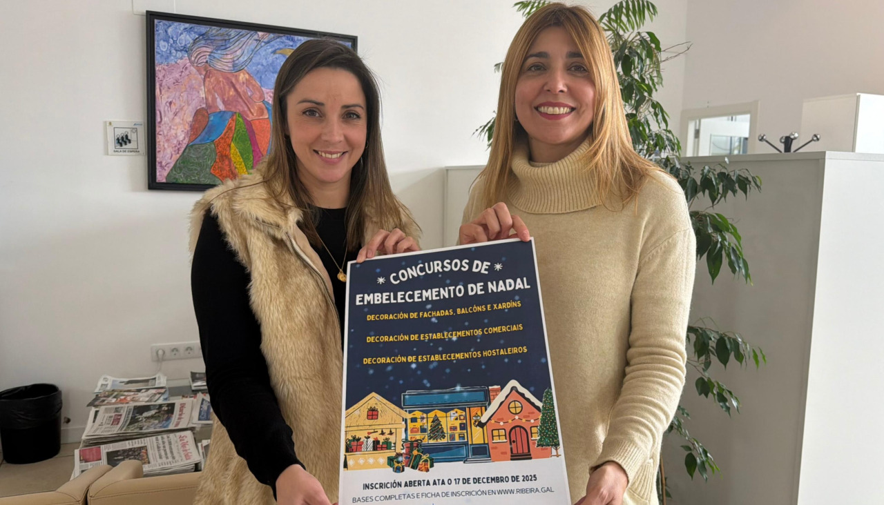 Las concejalas de Cultura y de Promoción Económica, Ana Barreiro y Carmen Pérez, presentaron el cartel de los certámenes de decoración navideñas para viviendas, comercio y hostelería