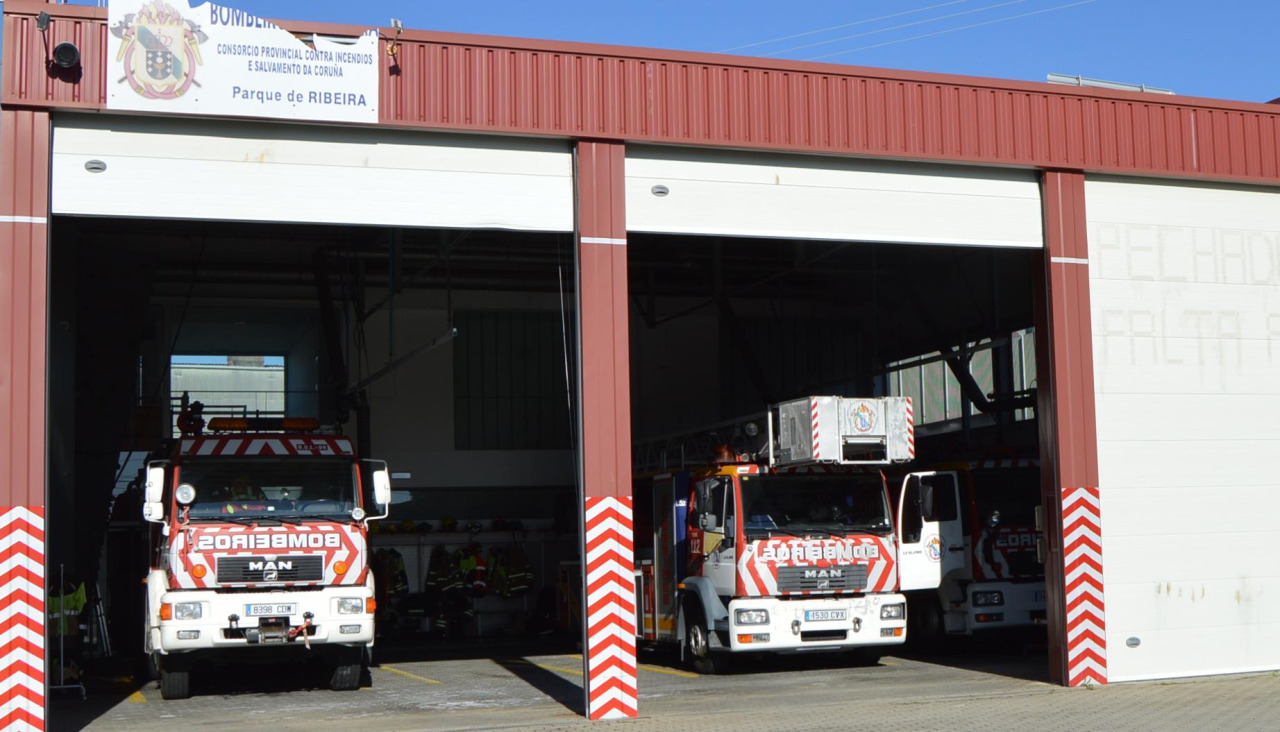 El parque comarcal de Bomberos de Ribeira no ha vuelto a cerrar desde que lo hizo el pasado 5 de diciembre
