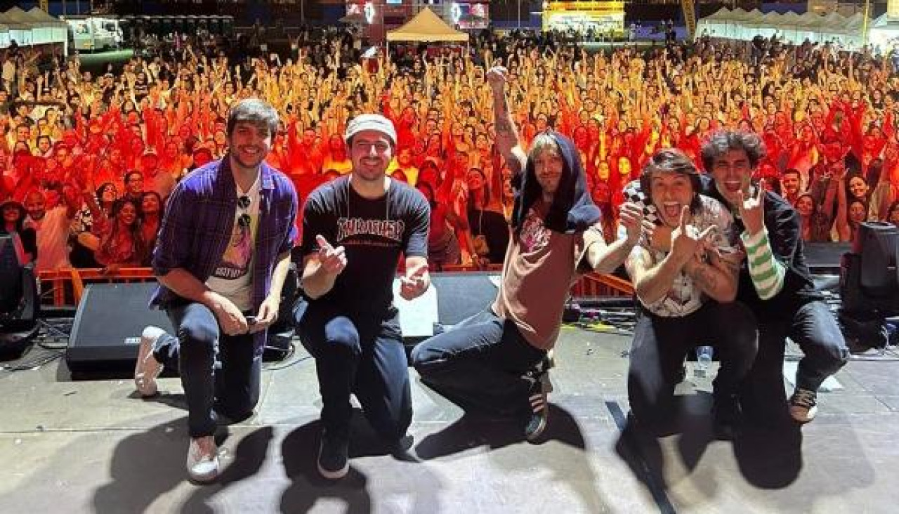 La banda en un concierto