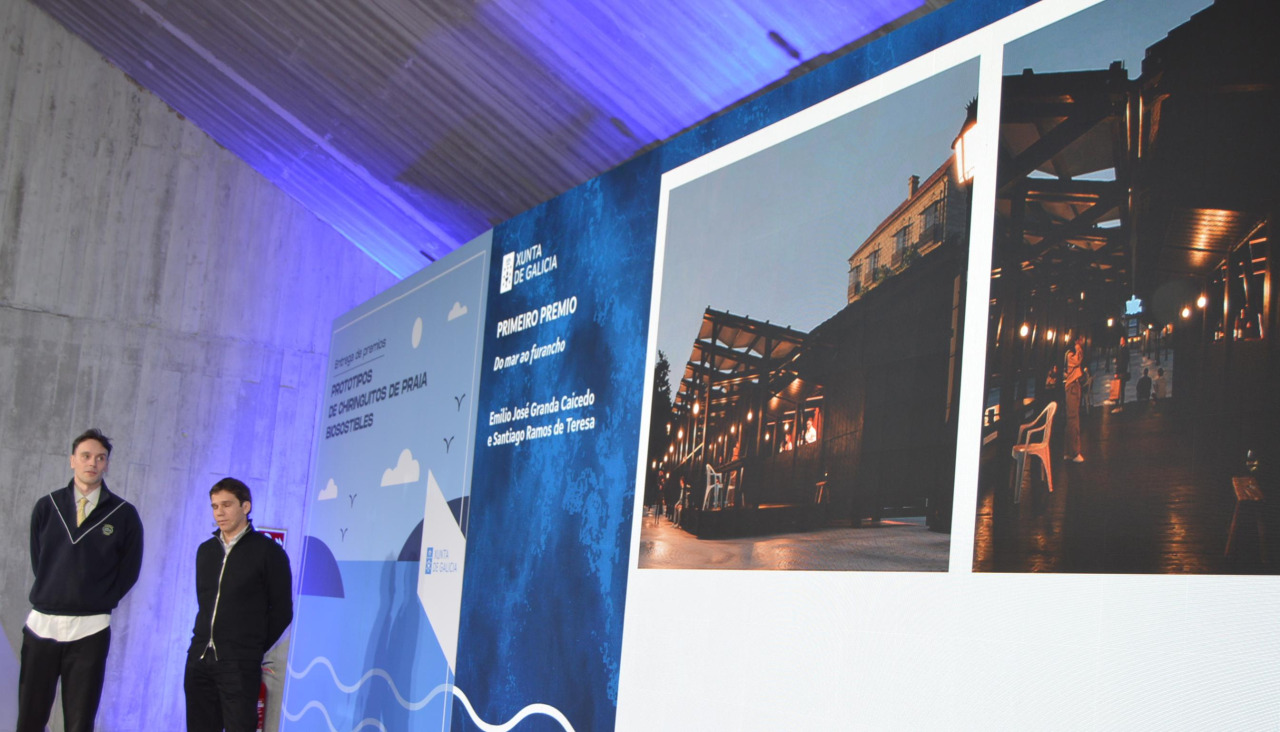 Los arquitectos madrileños Emilio José Granda y Santiago Ramos de presentaron en el auditorio el proyecto ‘Do mar ao furancho’ con el que ganaron el concurso de ideas