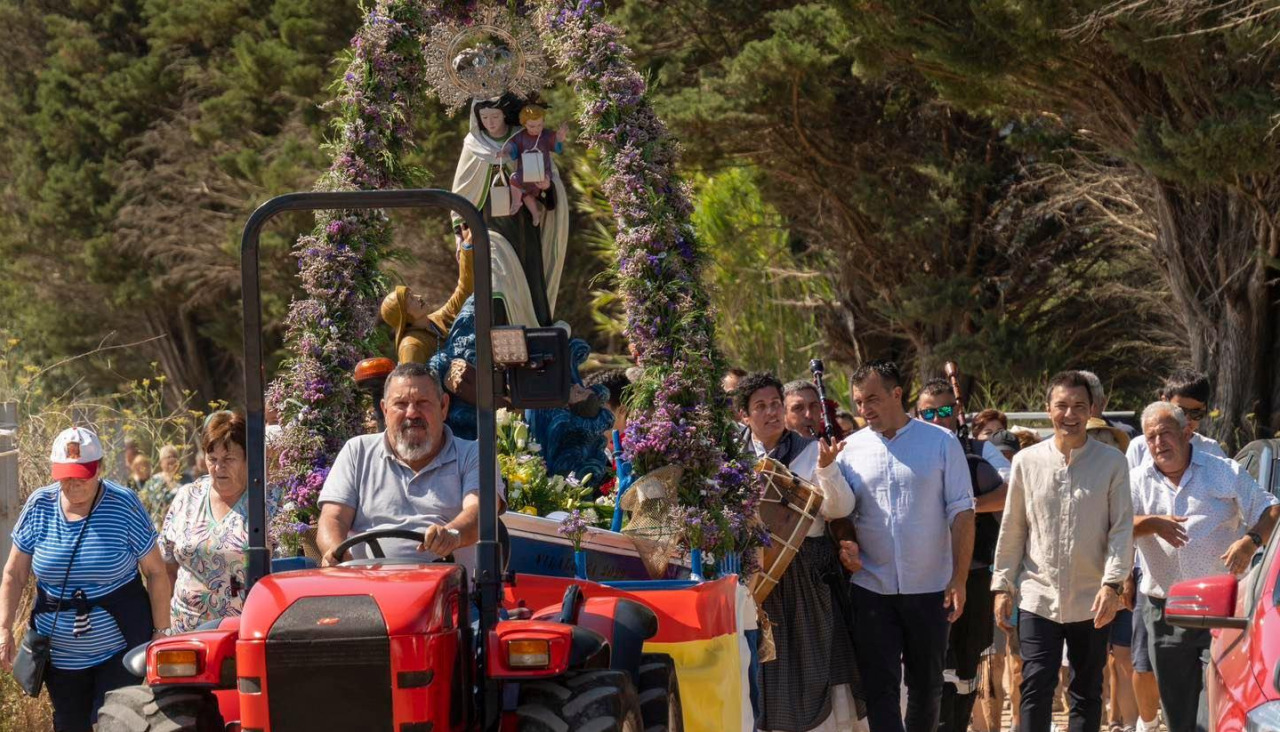La procesión del Día del Carmen del año pasado en la parroquia de Vilalonga