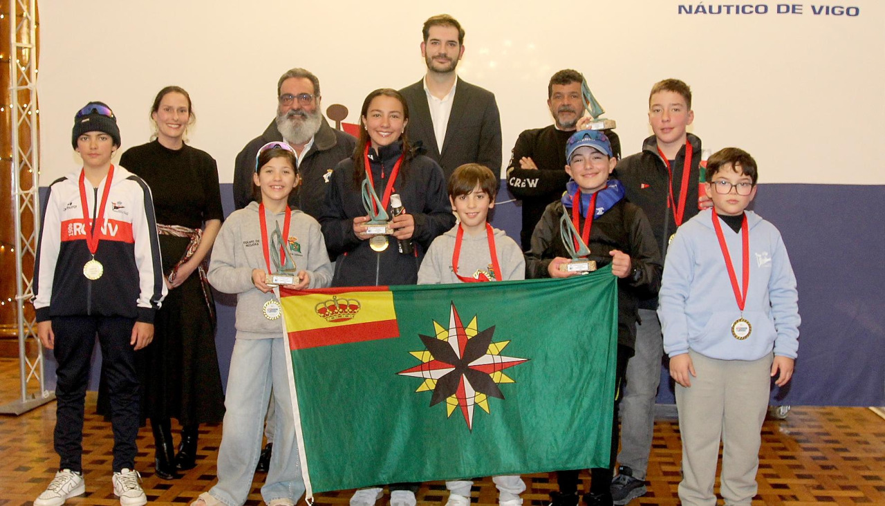 Foto de familia de todos los premiados