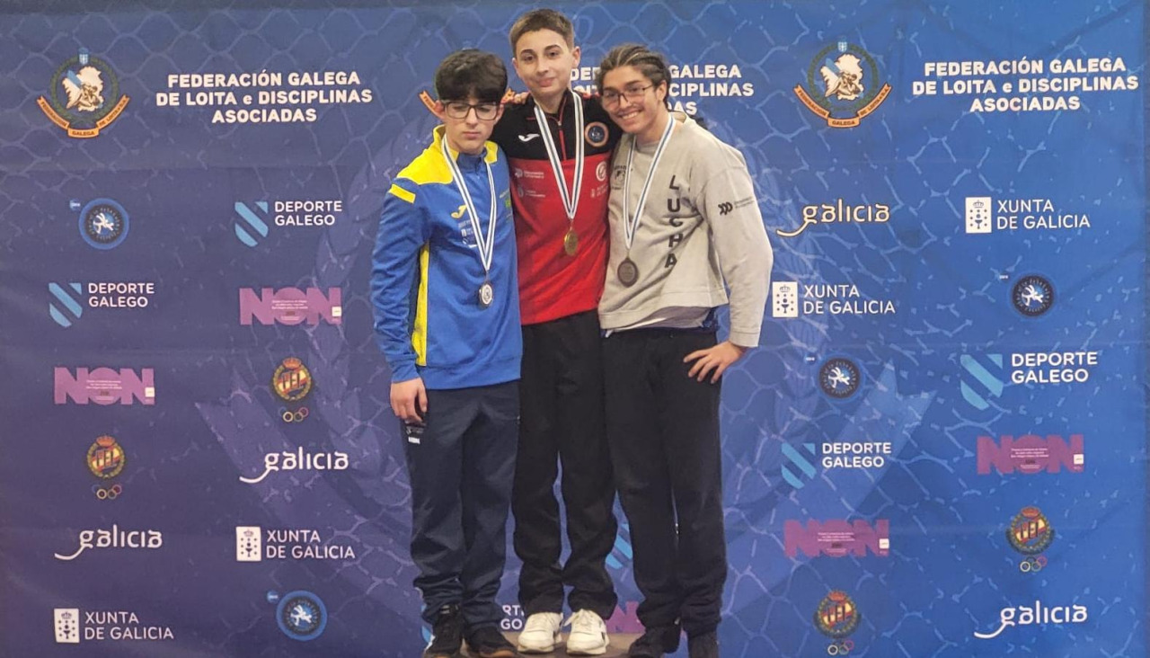 Alejandro Leiro en el primer puesto del podio