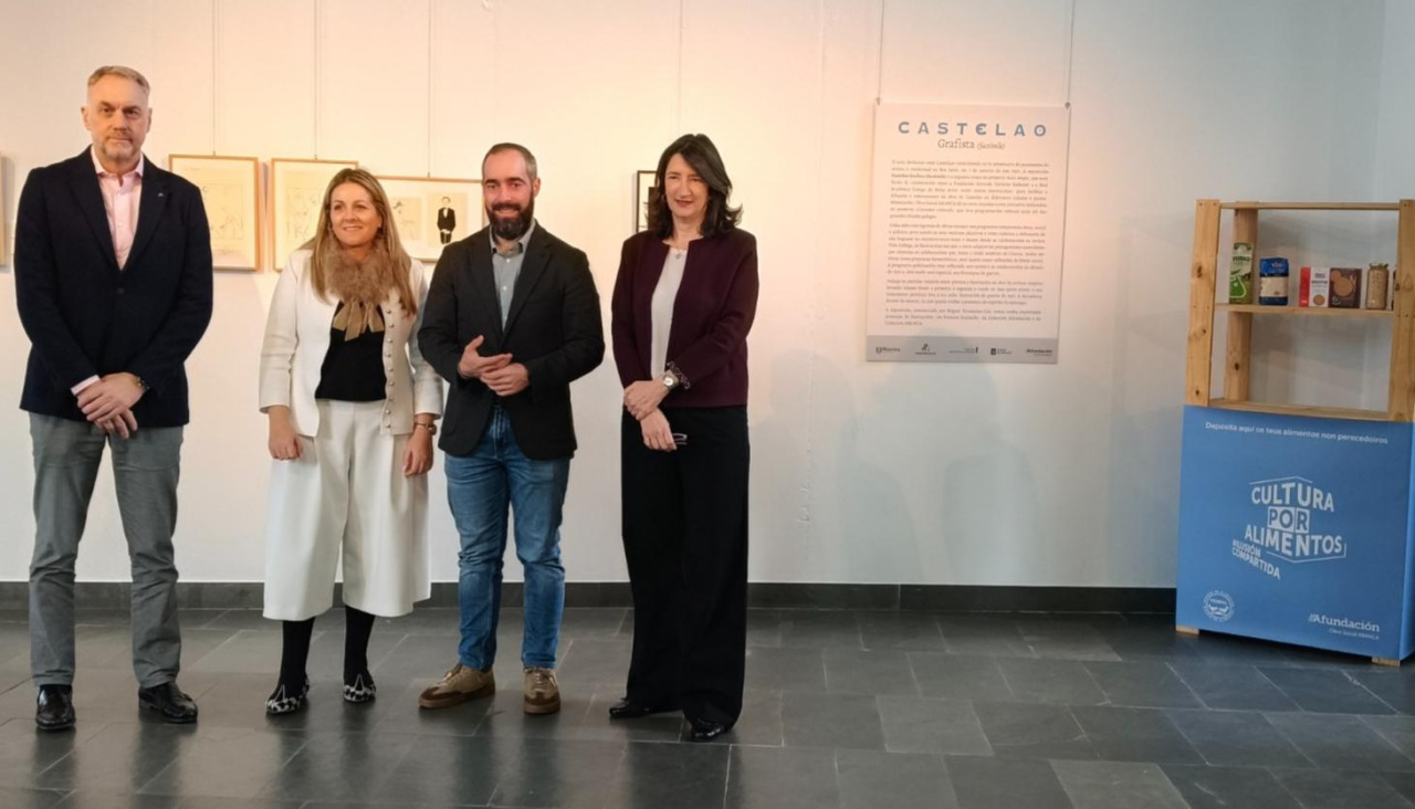 La exposición, que incluye la iniciativa 'Cultura por alimentos', fue inaugurada por José Manuel Vilariño, Paloma Vela, Julián Bustelo y Paula Outeiral