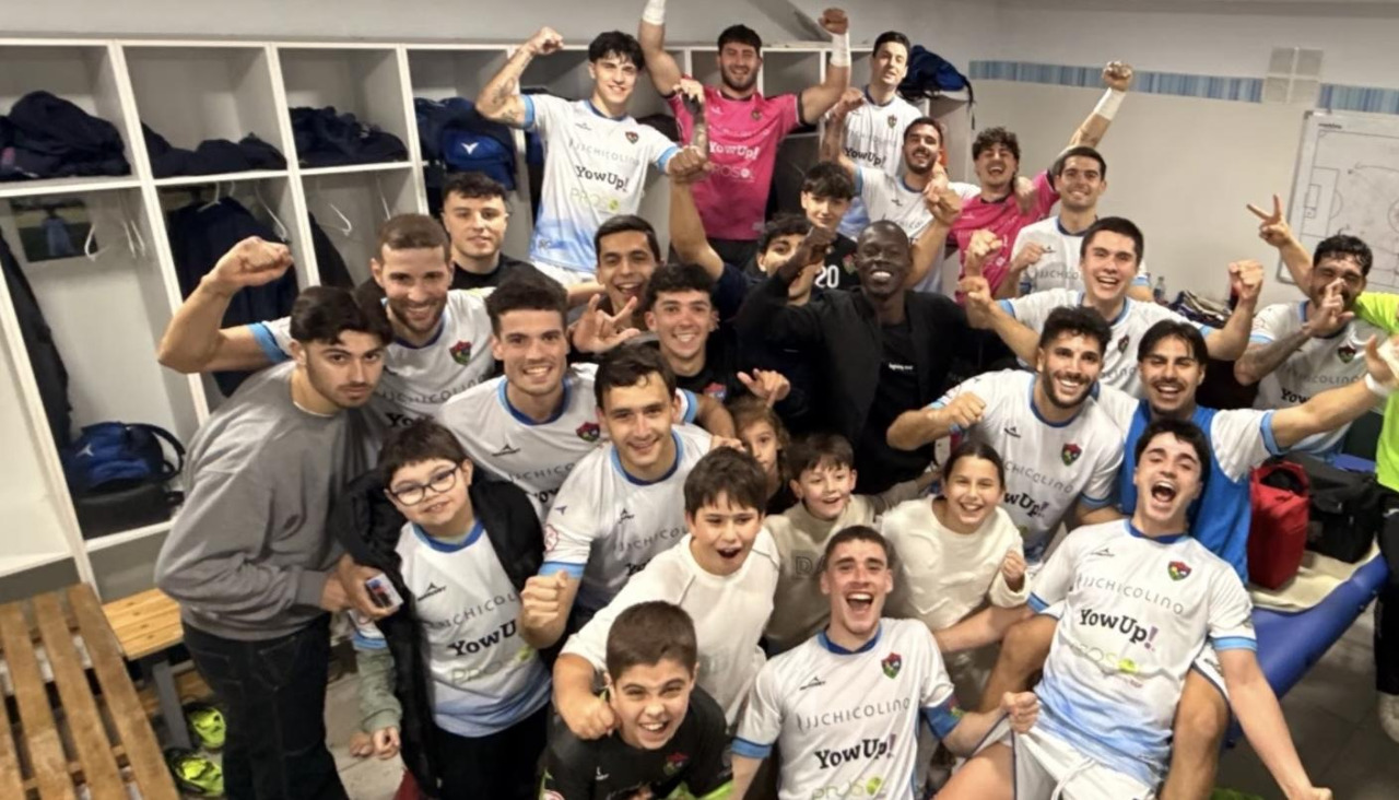 Los jugadores celebran la victoria