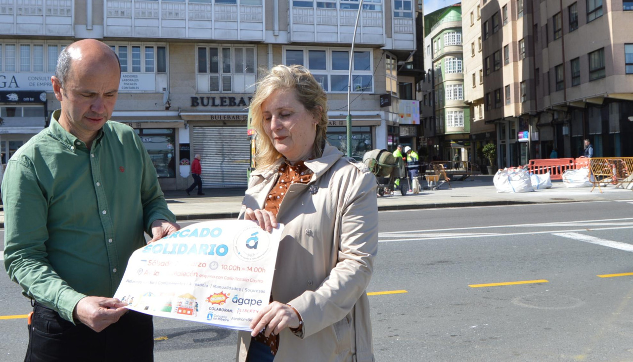 El edil Vicente Mariño y Ana Ruth Arnoso, presidenta de Ágape, dieron a conocer el evento que se celebrará el día 28 en el Malecón, en su confluencia con la Avenida Rosalía de Castro
