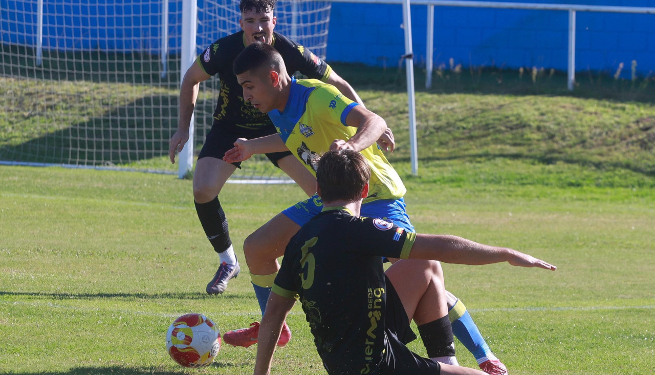 El Cambados sólo ganó tres partidos en lo que va de liga y uno de ellos fue contra el Viveiro en la primera vuelta