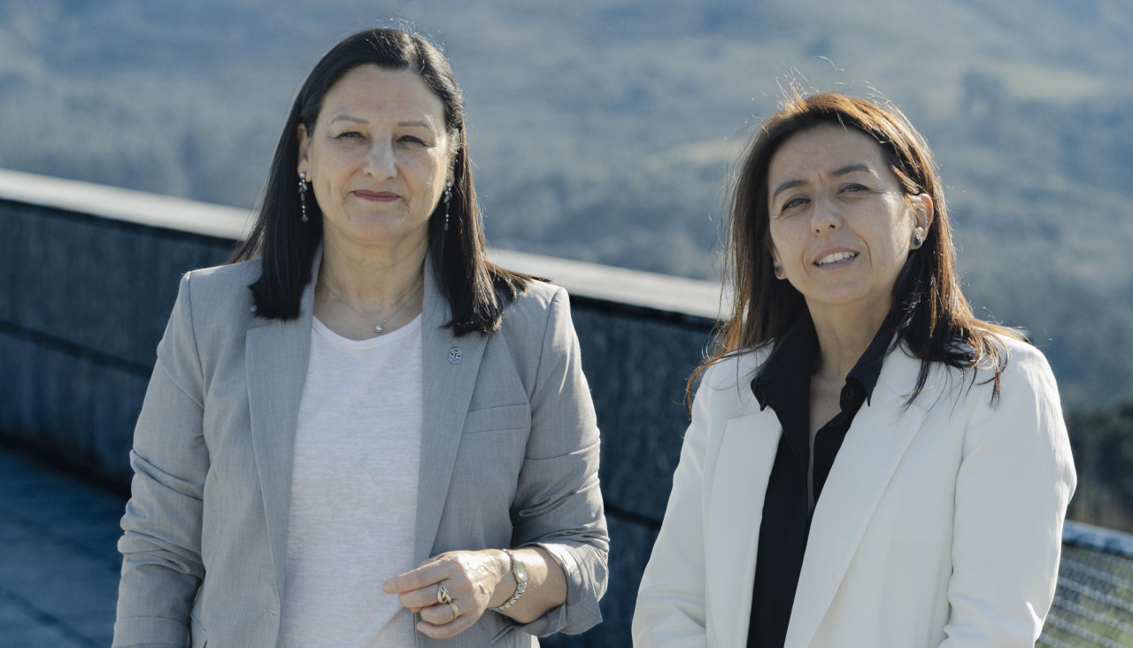 La meca, Emma Torres-Romay, junto a Belén Rubio