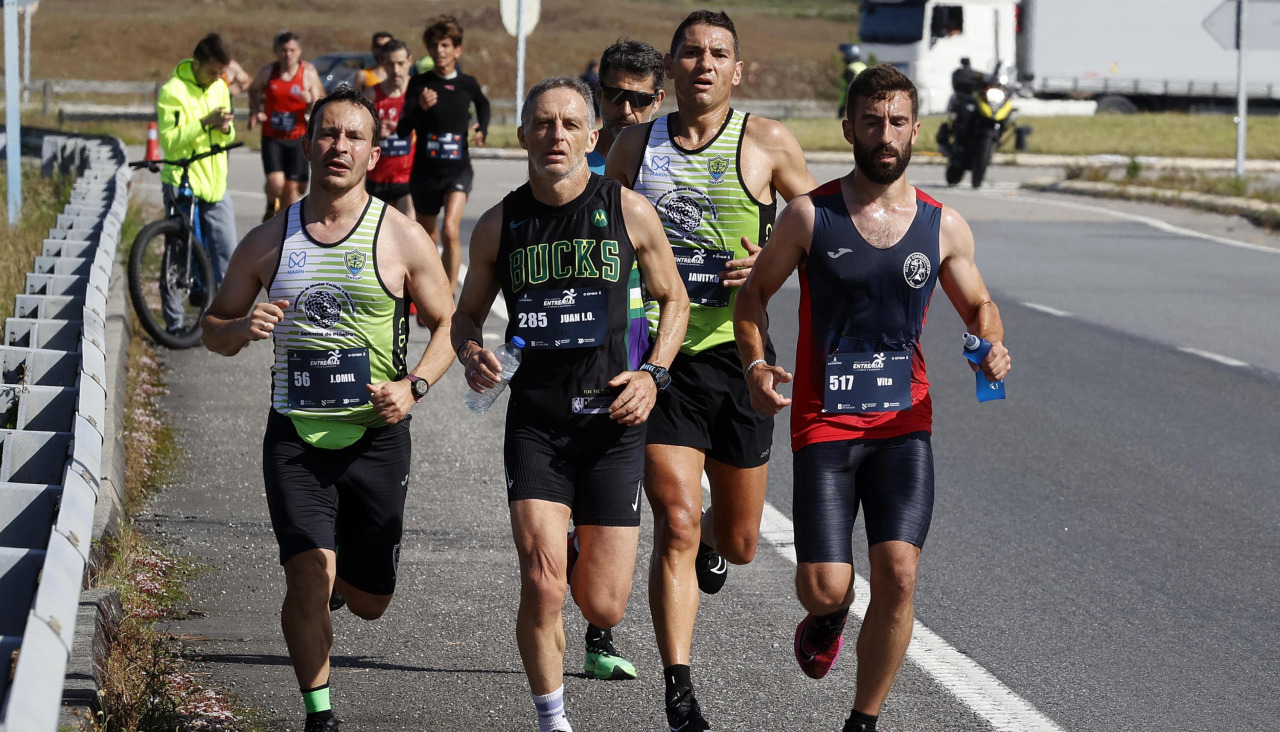Participantes en una edición anterior de le Media Maratón Entre Rías