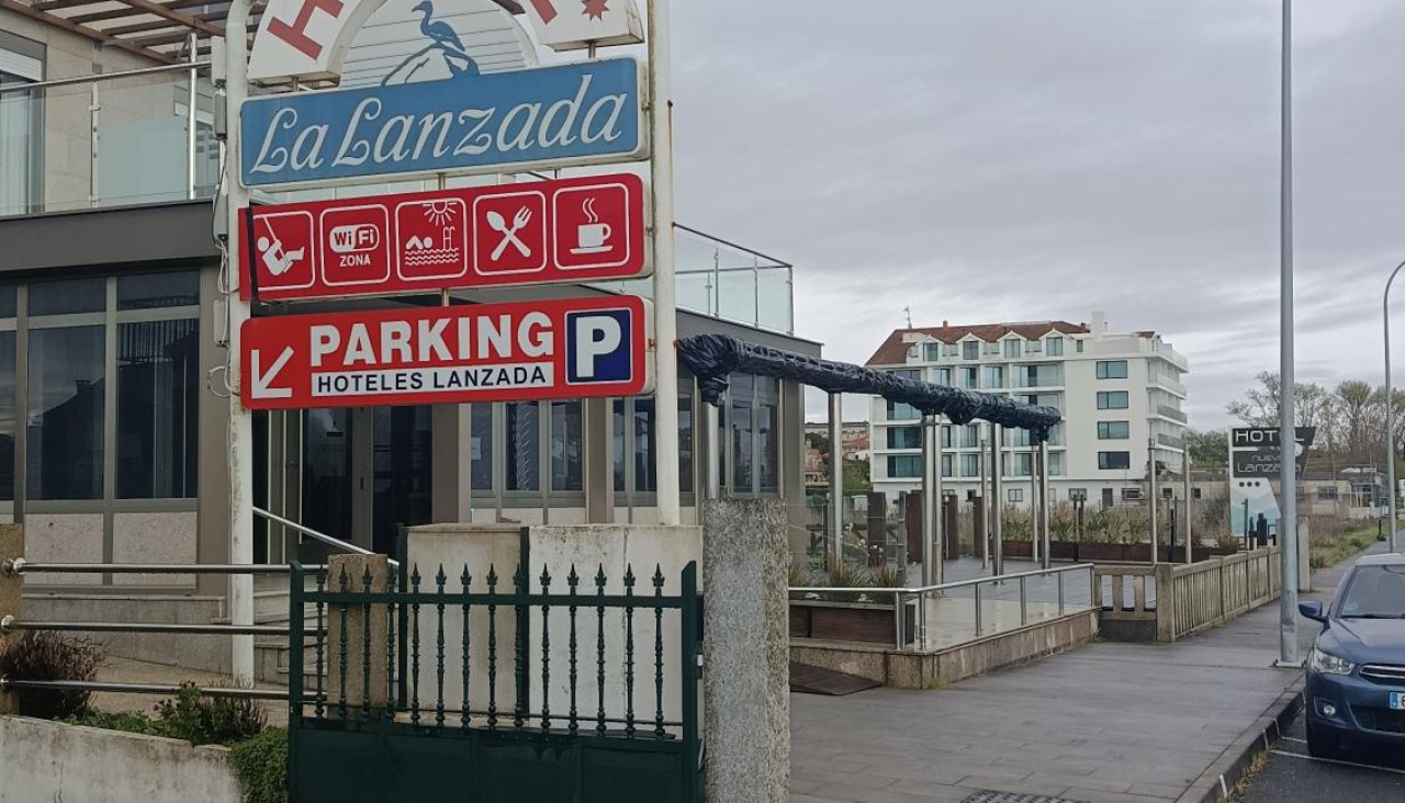 El Hotel La Lanzada fue uno de los que optó por no abrir esta Semana Santa