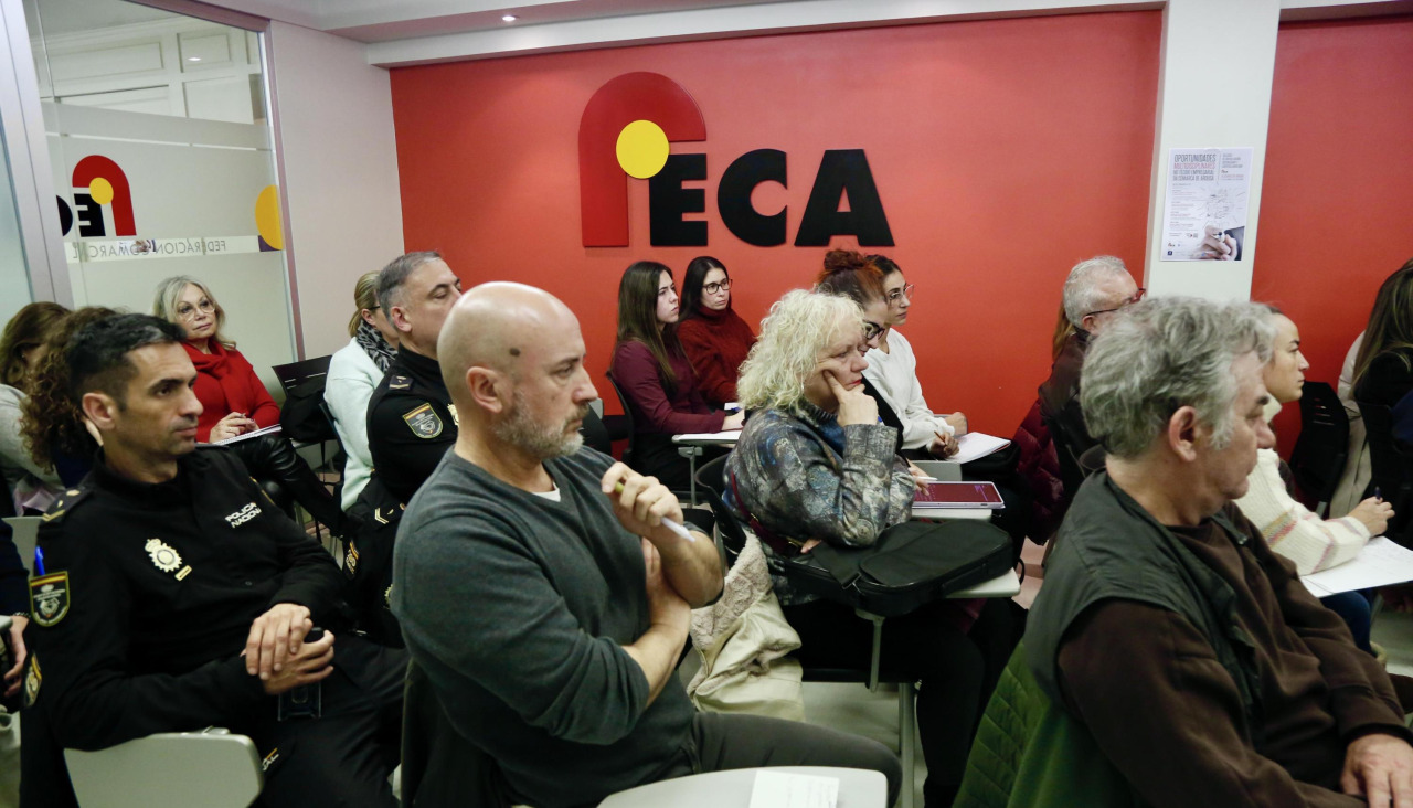 Imagen de una anterior charla organizada por el FECA