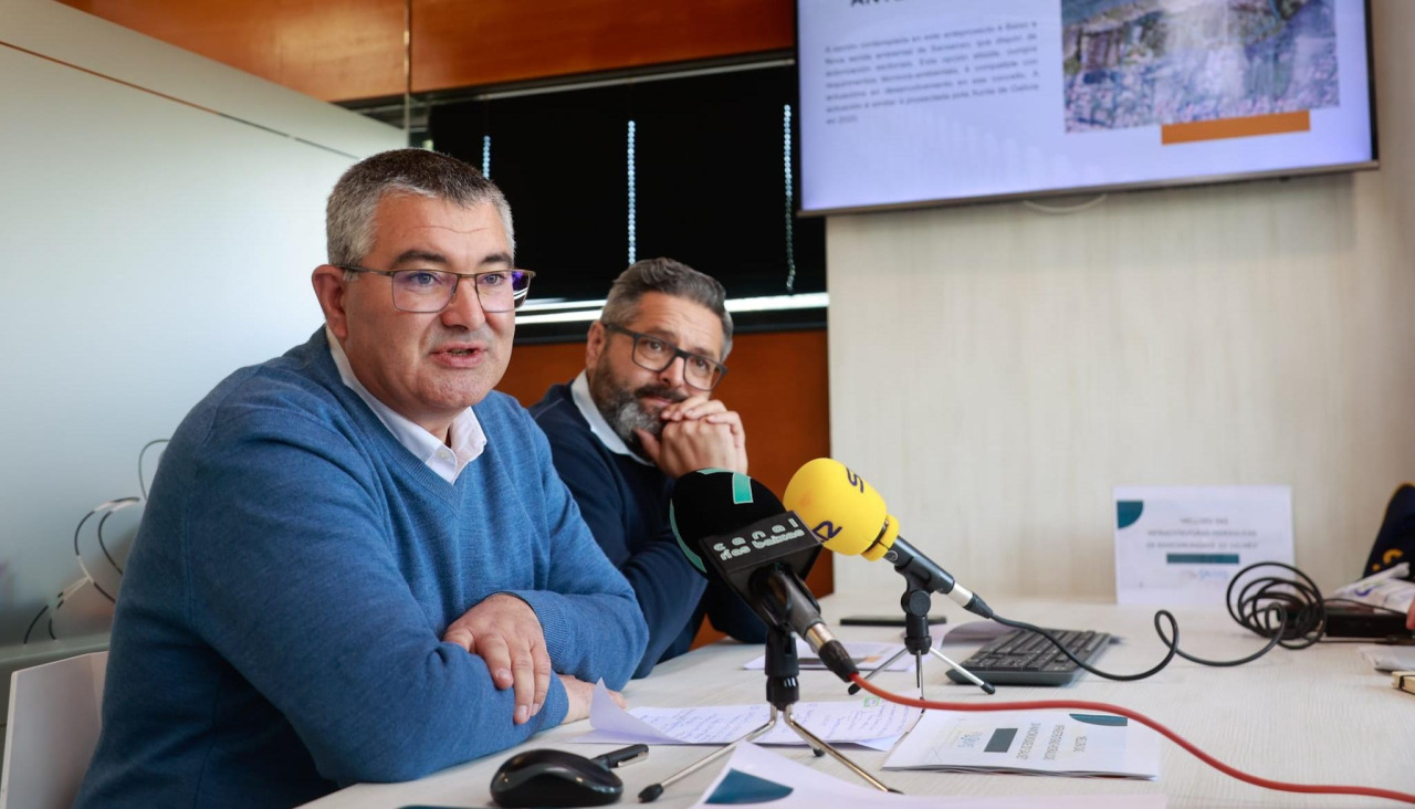 El presidente de la Mancomunidade, David Castro, y el gerente, José Ramón García Guinarte