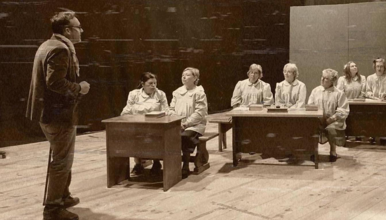 La Escuela Municipal de Teatro de Catoira estrena ‘Don Víctor’