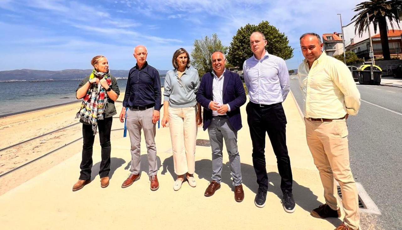 Las autoridades, durante una visita al entorno
