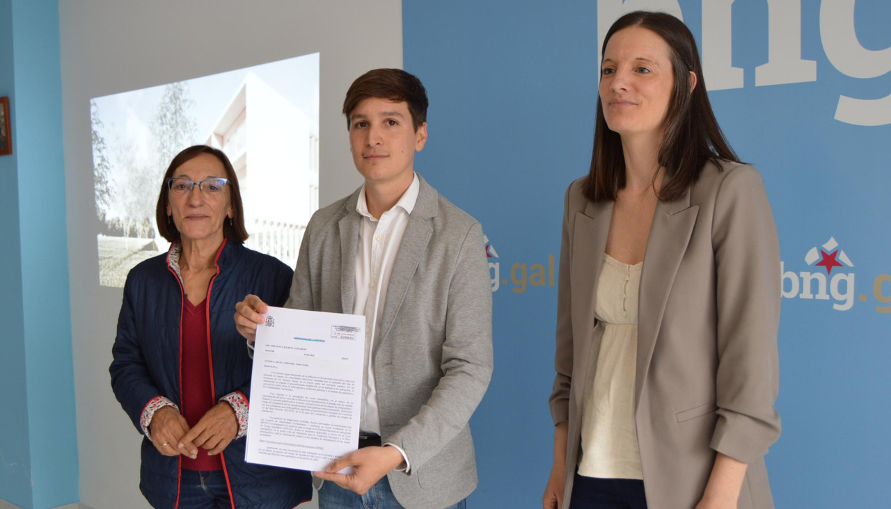 Rosana Pérez, Luis Pérez y Olalla Rodil dieron cuenta de las respuestas por escrito ofrecidas por el Gobierno de España
