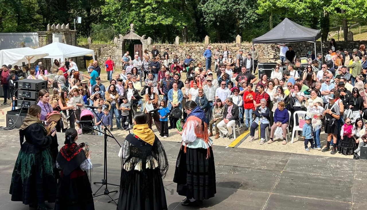 Las exhibiciones de baile tradicional gallego y las actuaciones folclóricas fueron algunos de los grandes atractivos de la jornada