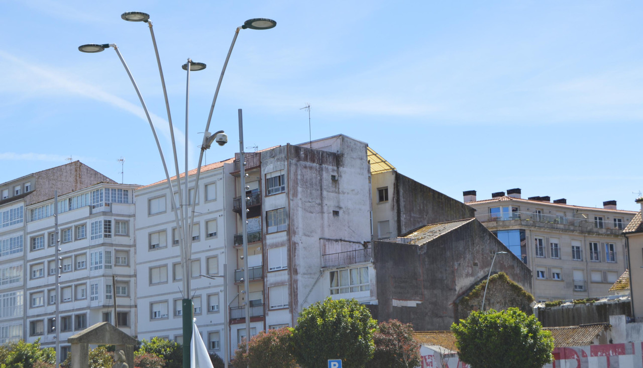 Una de las cámaras de videovigilancia se ubica en la rotonda de Amas de Casa