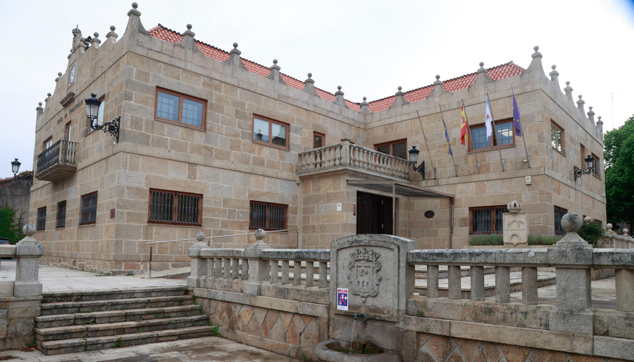Fachada del Concello de Valga