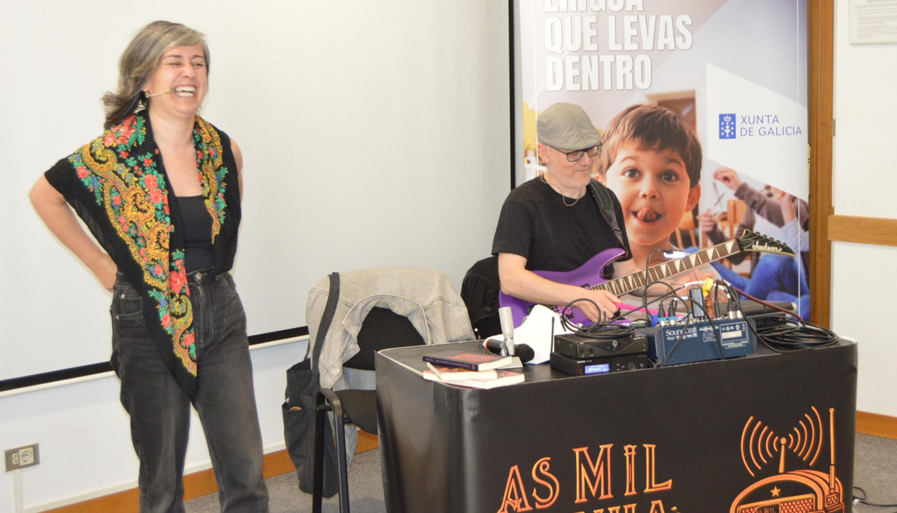 Vero Rilo y Luis Iglesias ofrecieron en el centro cultural 'Lustres Rivas' su espectáculo ‘As mil e unha’