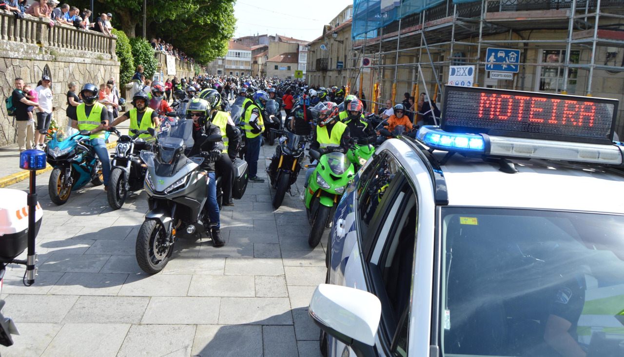 Un operativo especial de la Policía Local y de Protección Civil  se encargó de garantizar la seguridad en el desarrollo de la concentración motera y de una manera especial en la ruta mototurística