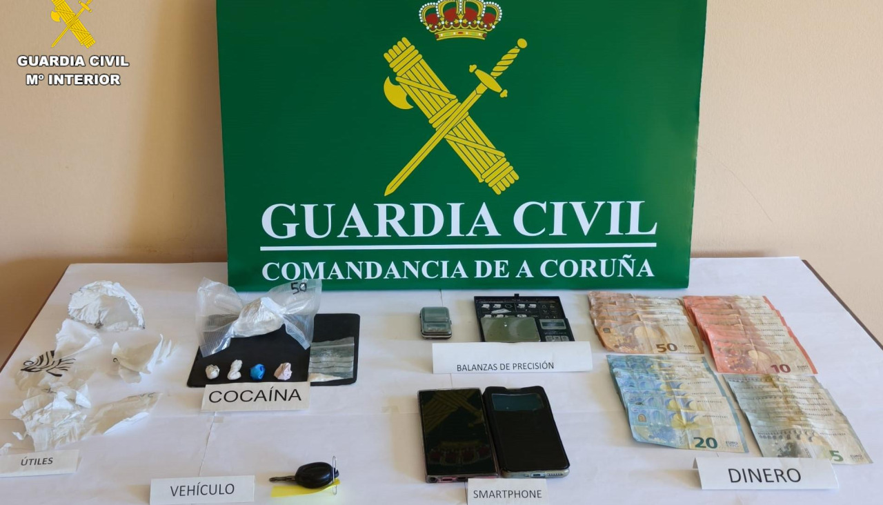 Imagen de la cantidad de droga incautadas en la  operación ‘Gusarapos’, así como otros efectos intervenidos en la misma