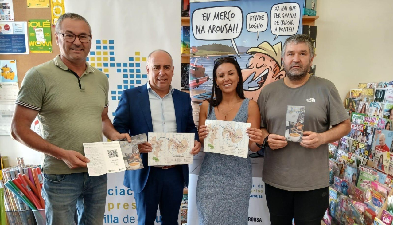 Un momento de la presentación de los dípticos