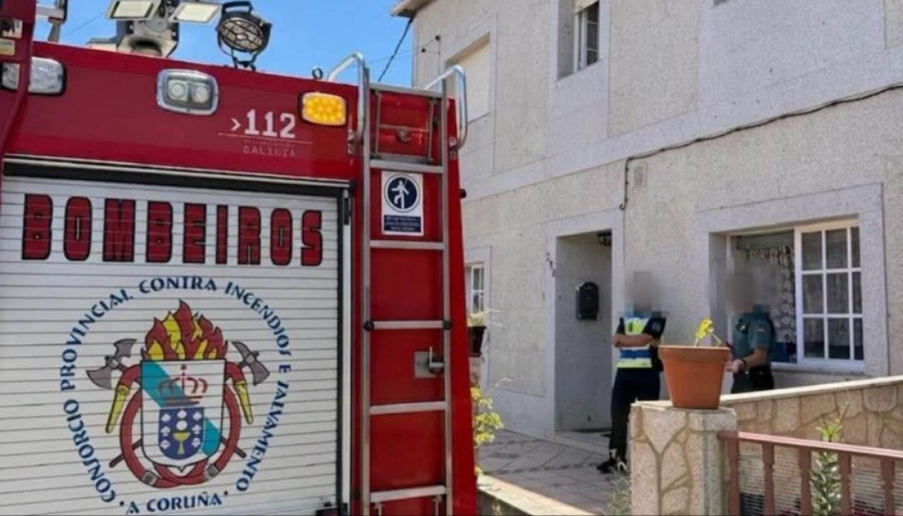 Hasta el lugar del suceso se movilizaron la dotación del parque comarcal de Bomberos de Boiro, de la Guardia Civil, de la Policía Local y del servicio municipal de Protección Civil de la localidad