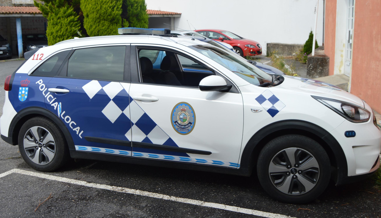 Una patrulla de la Policía Local pobrense llevó a cabo la detención de un delincuente contra el que había una orden judicial para sus búsqueda, arresto y personación