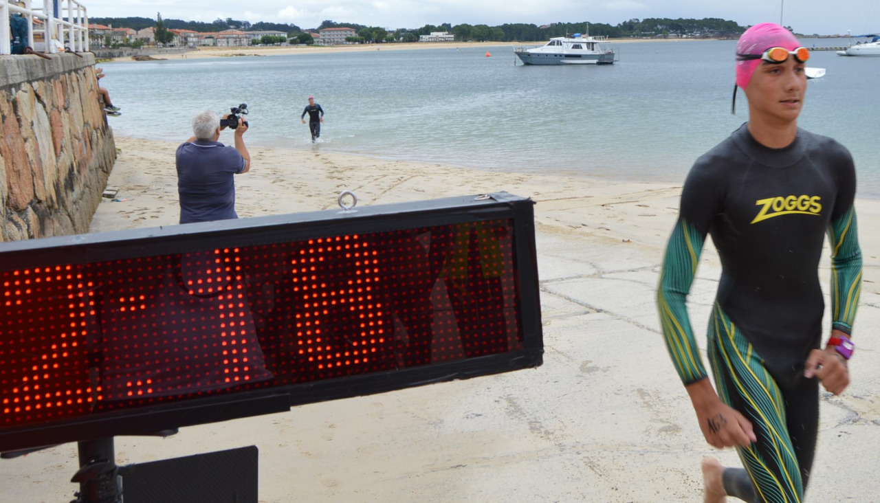 David Antonio Emilian Bacaoanu, perteneciente al Club Natación Riveira, fue el nadador más joven de los 136 participantes y acabó la prueba en segunda posición, a cuatro segundos del vencedor