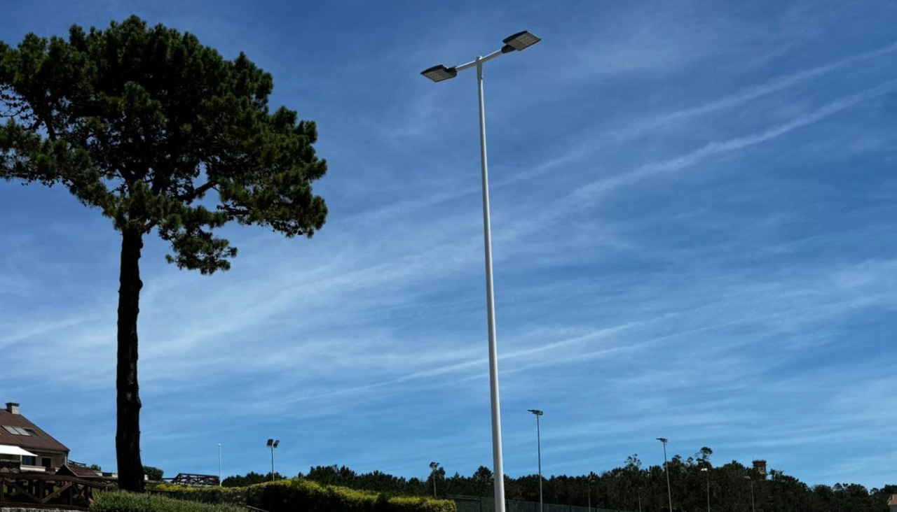 Imagen de archivo de una nueva farola instalada en O Grove