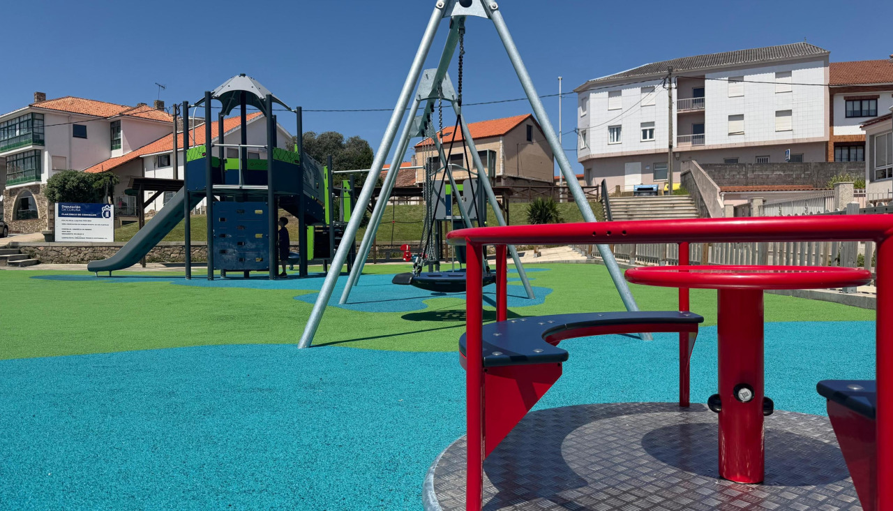 Apertura parque infantil rúa Castelao. Xullo 2026 (2)