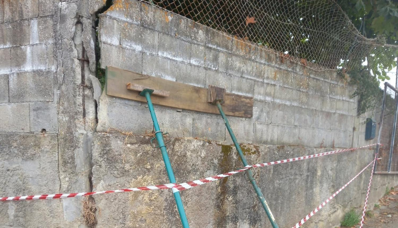 El Concello apuntaló el muro de contención