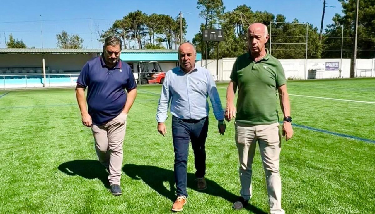 Visita ao campo de fútbol da S.D. Chispa en Corón