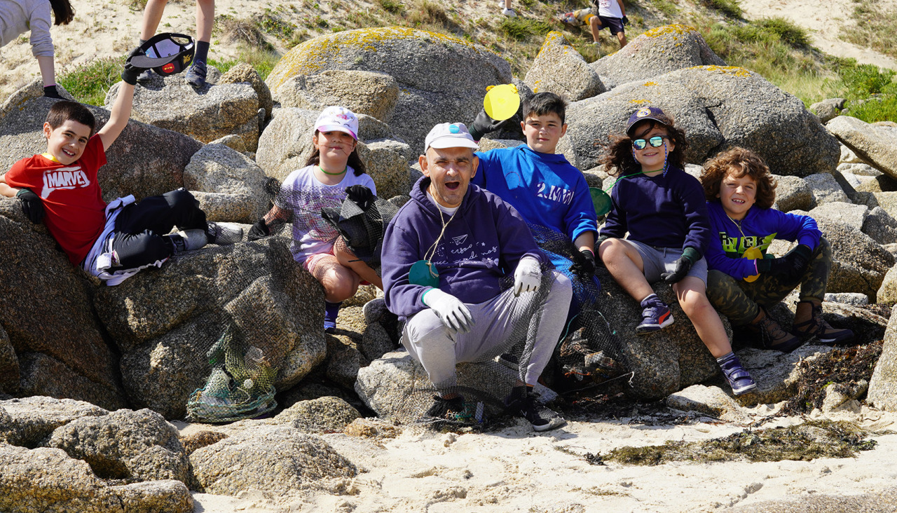 Recogida basura playa o grove amicos