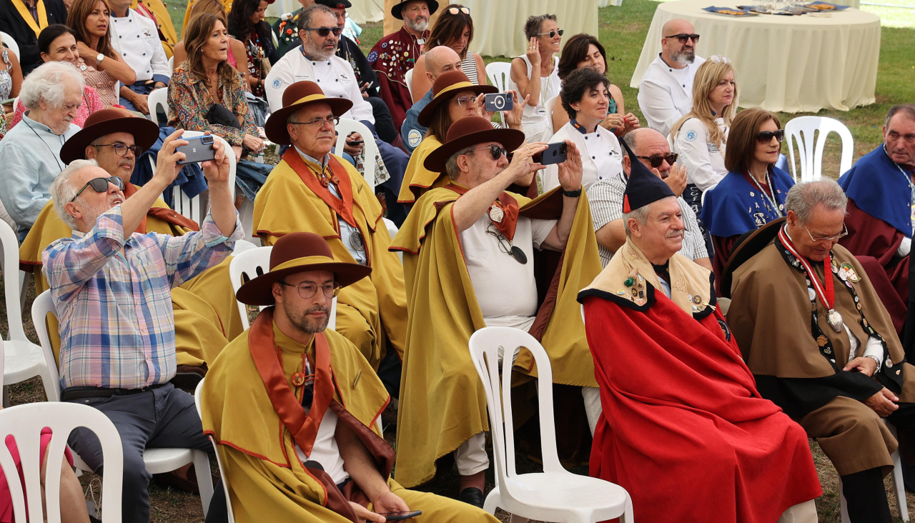 Hermanamiento El Desarme de Oviedo vino Monçao y melgaso Albariño Cambados