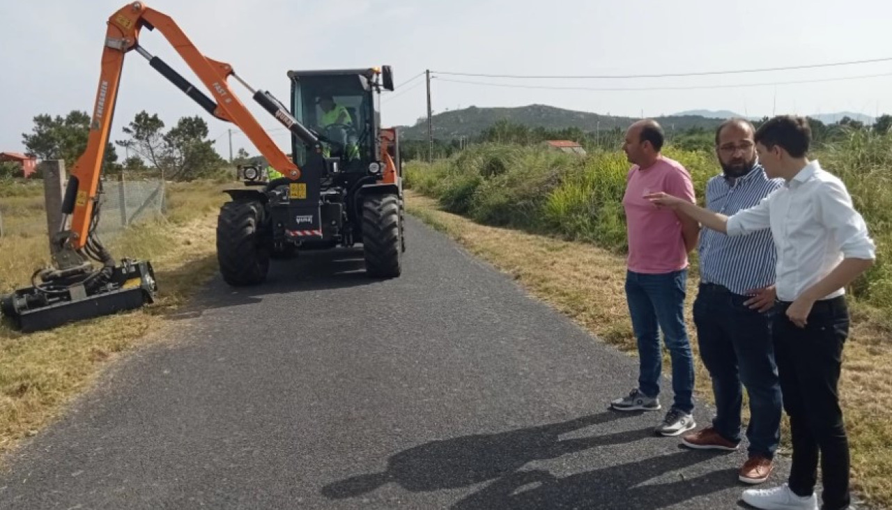 Tractor desbroces ribeira