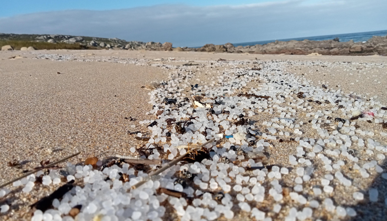 Bolas pellets microplasticos