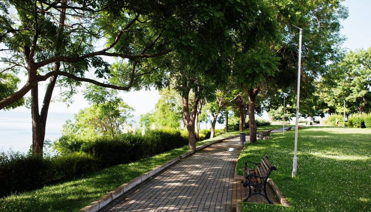 Parque verde bancos ciudad nesebar 627829 7551