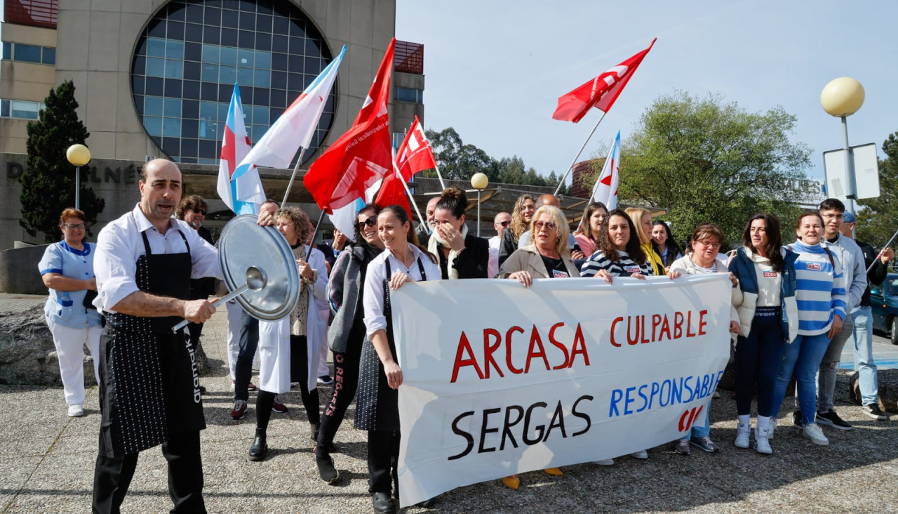 El personal de cocina del Hospital do Salnés se moviliza para que le ...